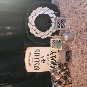 Farmhouse kitchen decor